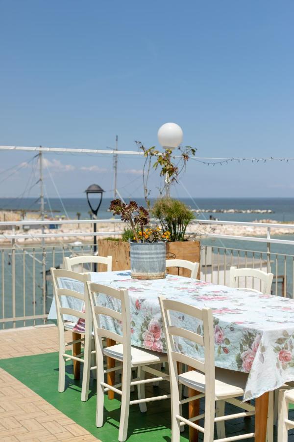 Hotel Villa Maris Rimini Bagian luar foto