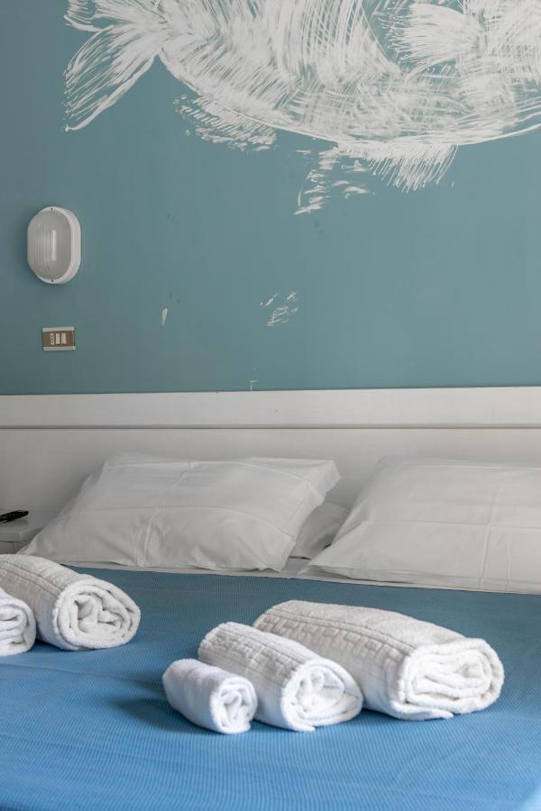 Hotel Villa Maris Rimini Bagian luar foto